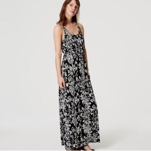 LOFT Black & White Floral Strappy Maxi Dress Sz Med Beachy Hawaiian Rayon